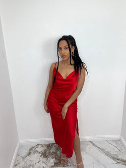 Robe rouge satin